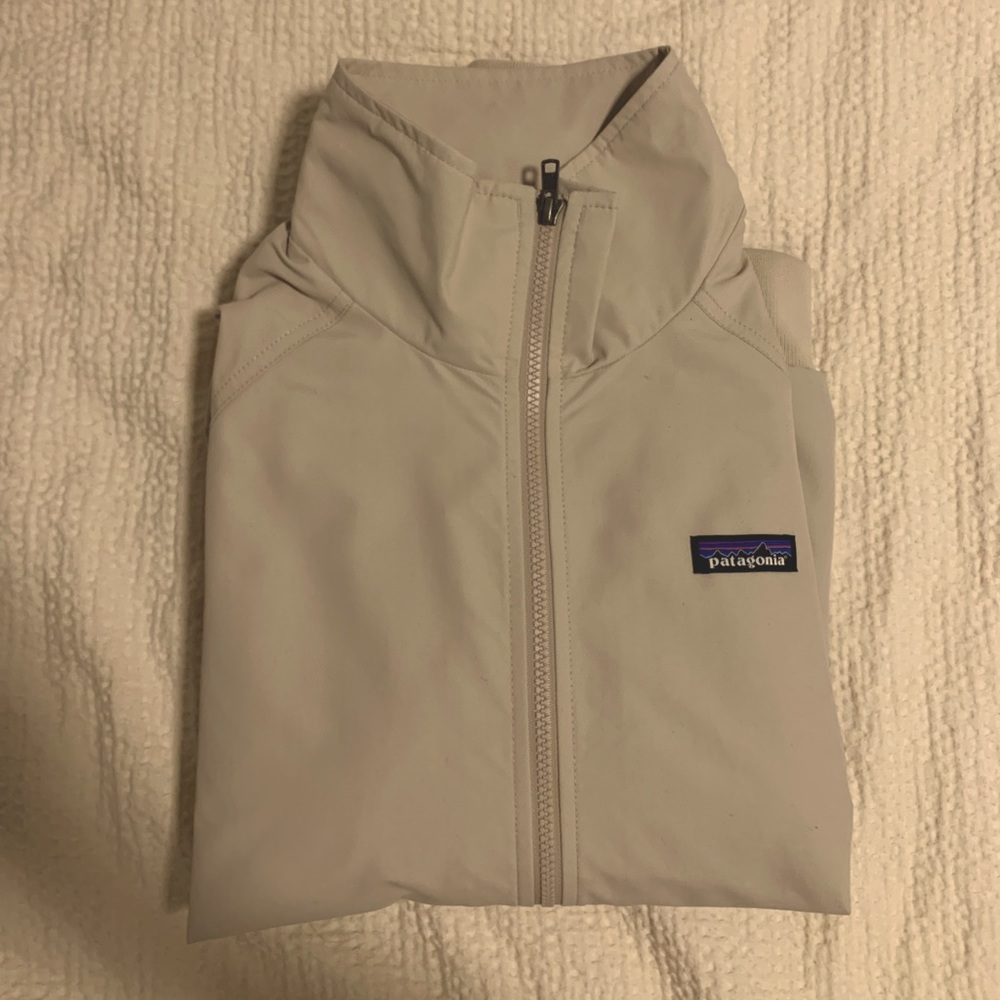 Patagonia Men’s Baggies Jacket (Cream, size M)